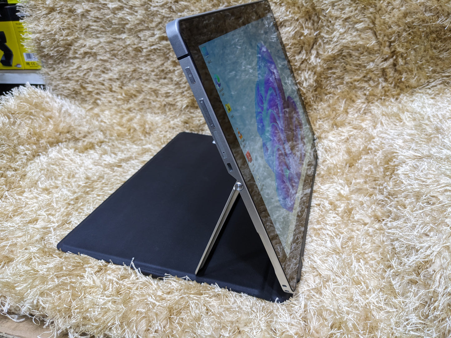 HP Elite X2 Intel core i5 Ram 8GB SSD 256GB Touch screen and Detachable keyboard