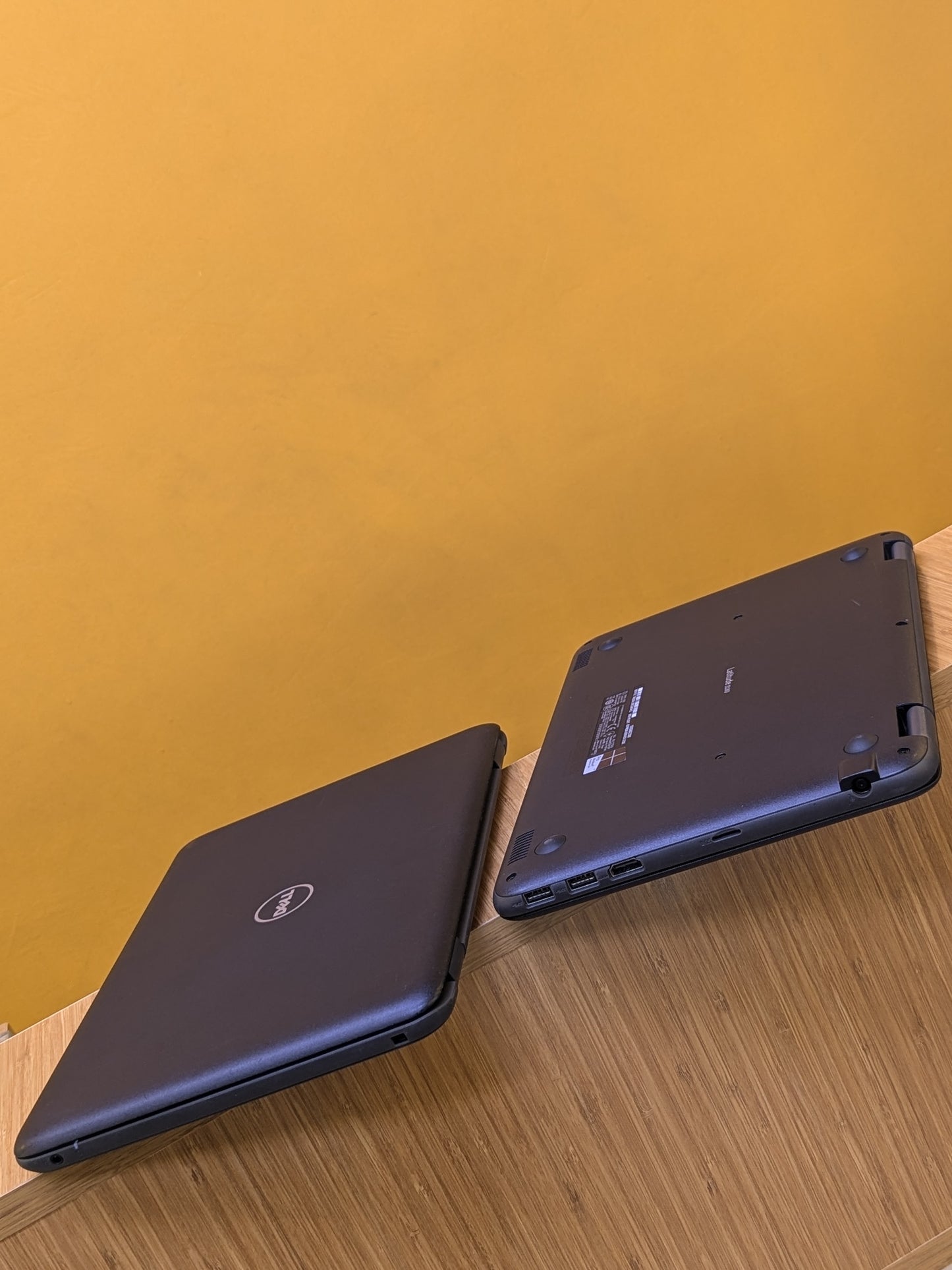 Dell Latitude 3180 intel pentium Ram 4gb SSD 64gb Windows 10 pro.