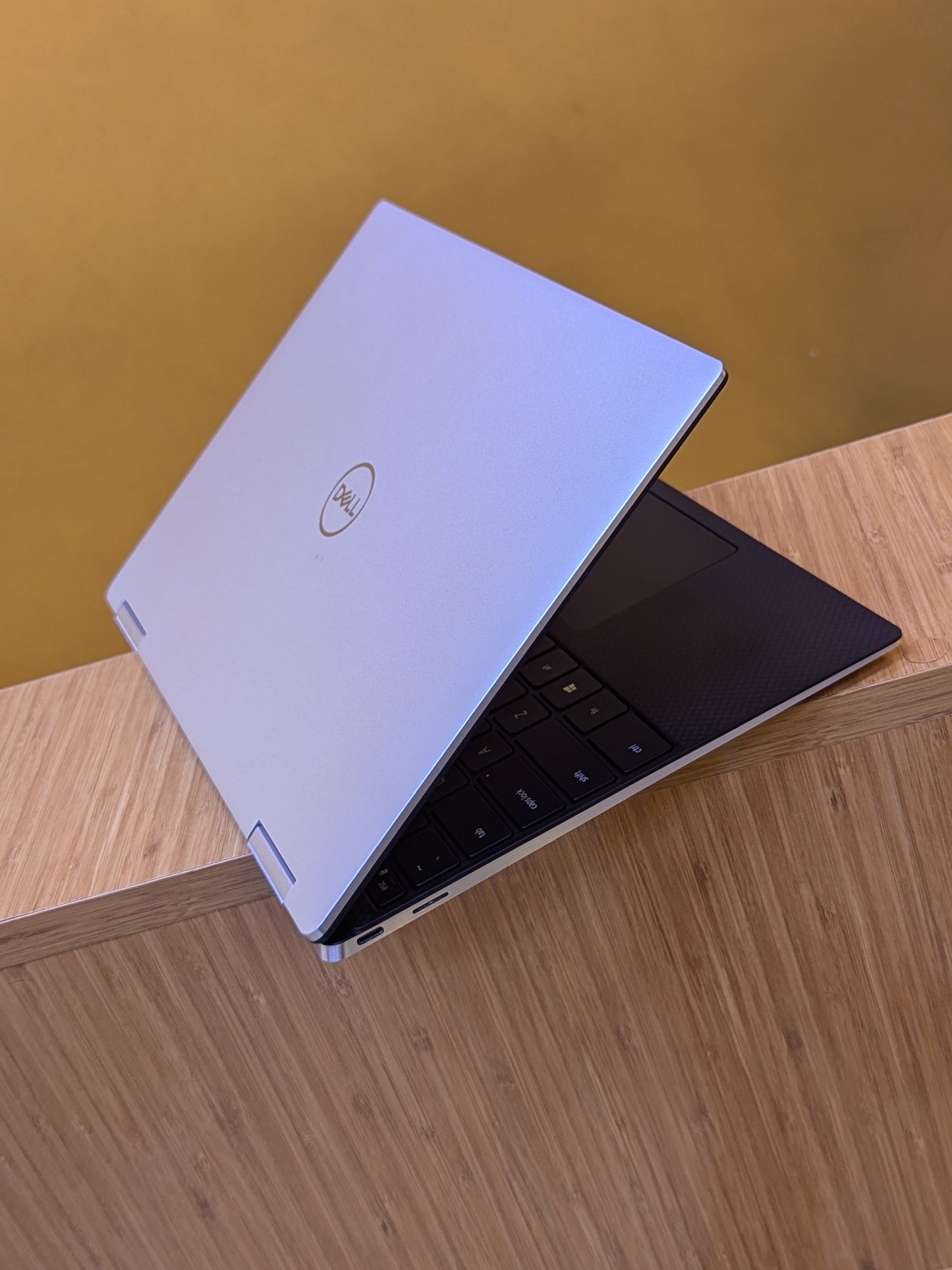 Dell xps 13 7390 Core i7 ram 16gb SSD 512gb X360 Convertible 10th Generation, touchscreen, Fingerprint