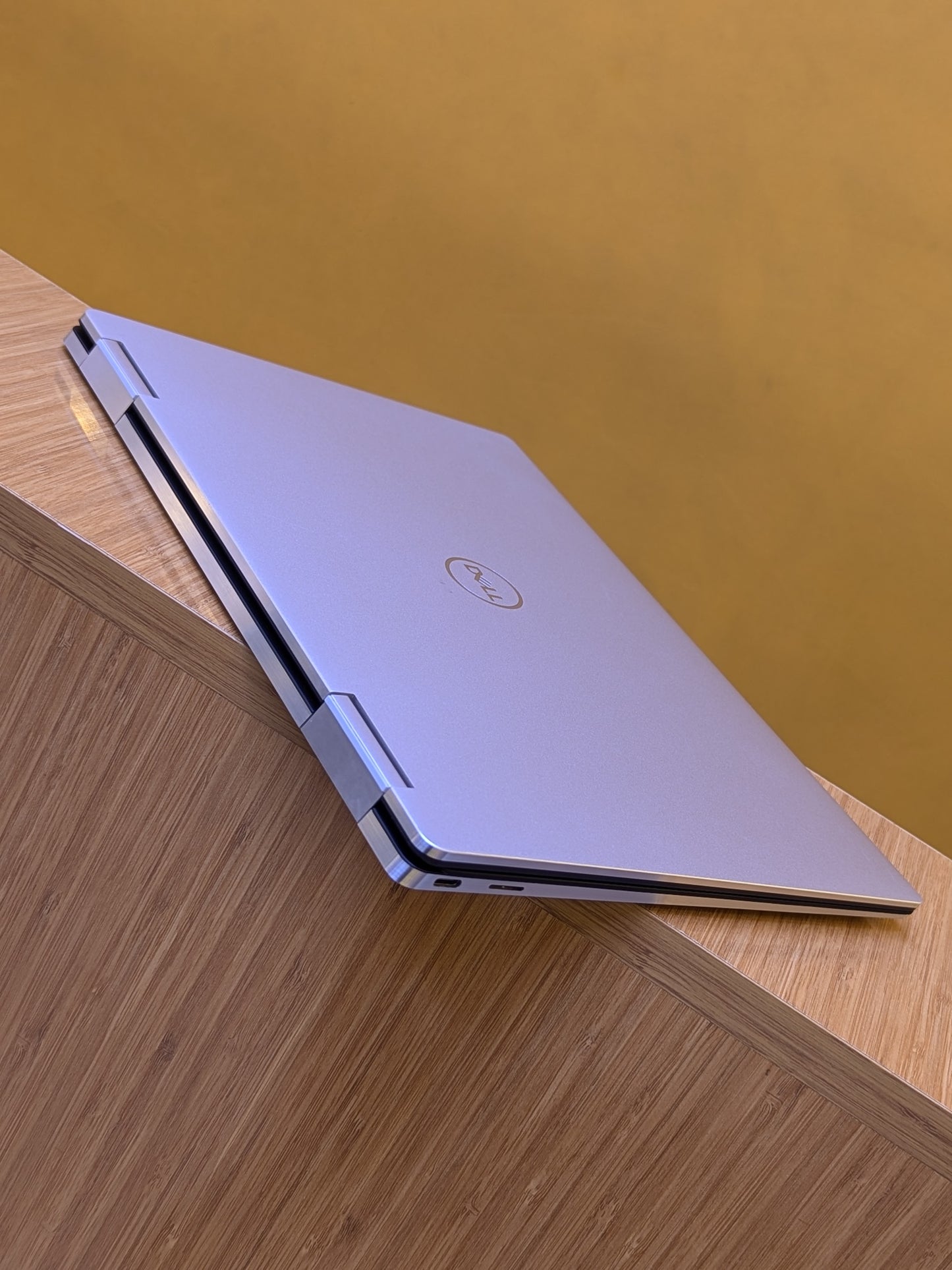 Dell xps 13 7390 Core i7 ram 16gb SSD 512gb X360 Convertible 10th Generation, touchscreen, Fingerprint