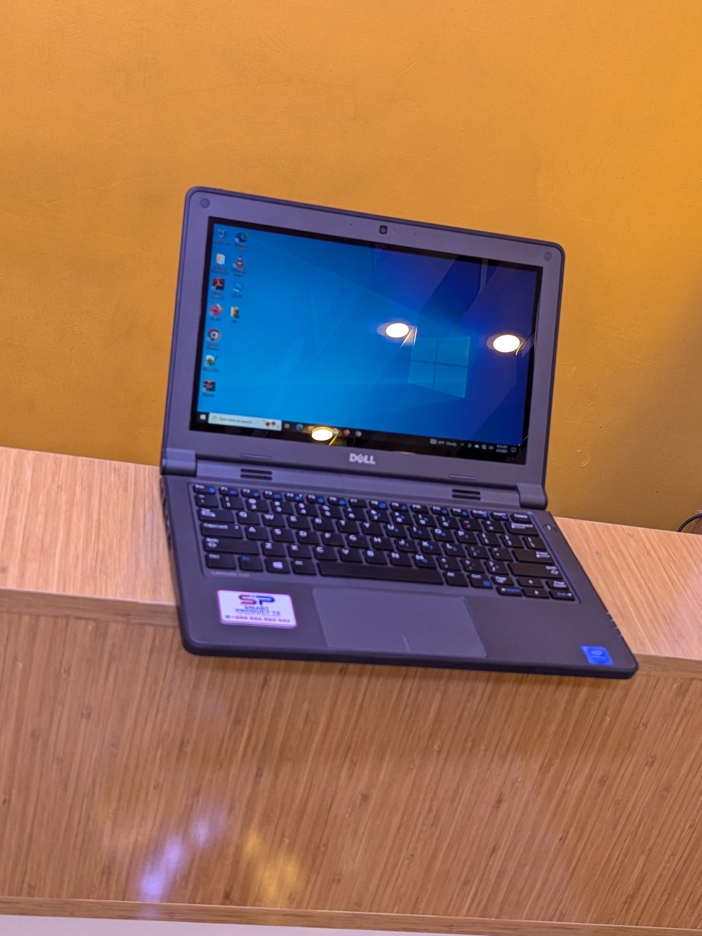 Dell Latitude 3160 Intel Core 2 duo Ram 4GB HDD 500GB Touchscreen Display size 12.6"