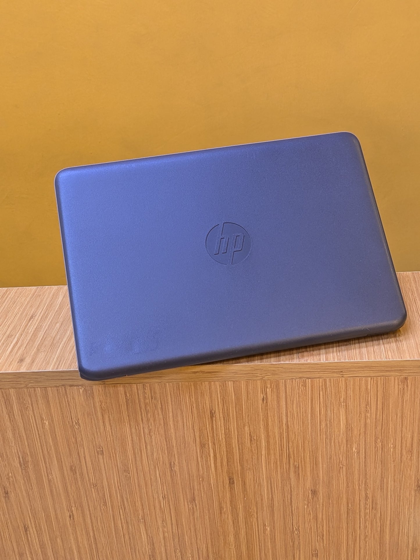 Hp Streambook G5 intel Core 2 Duo Ram 4GB Storage SSD 64GB + 250GB External HDD display size 12.6"