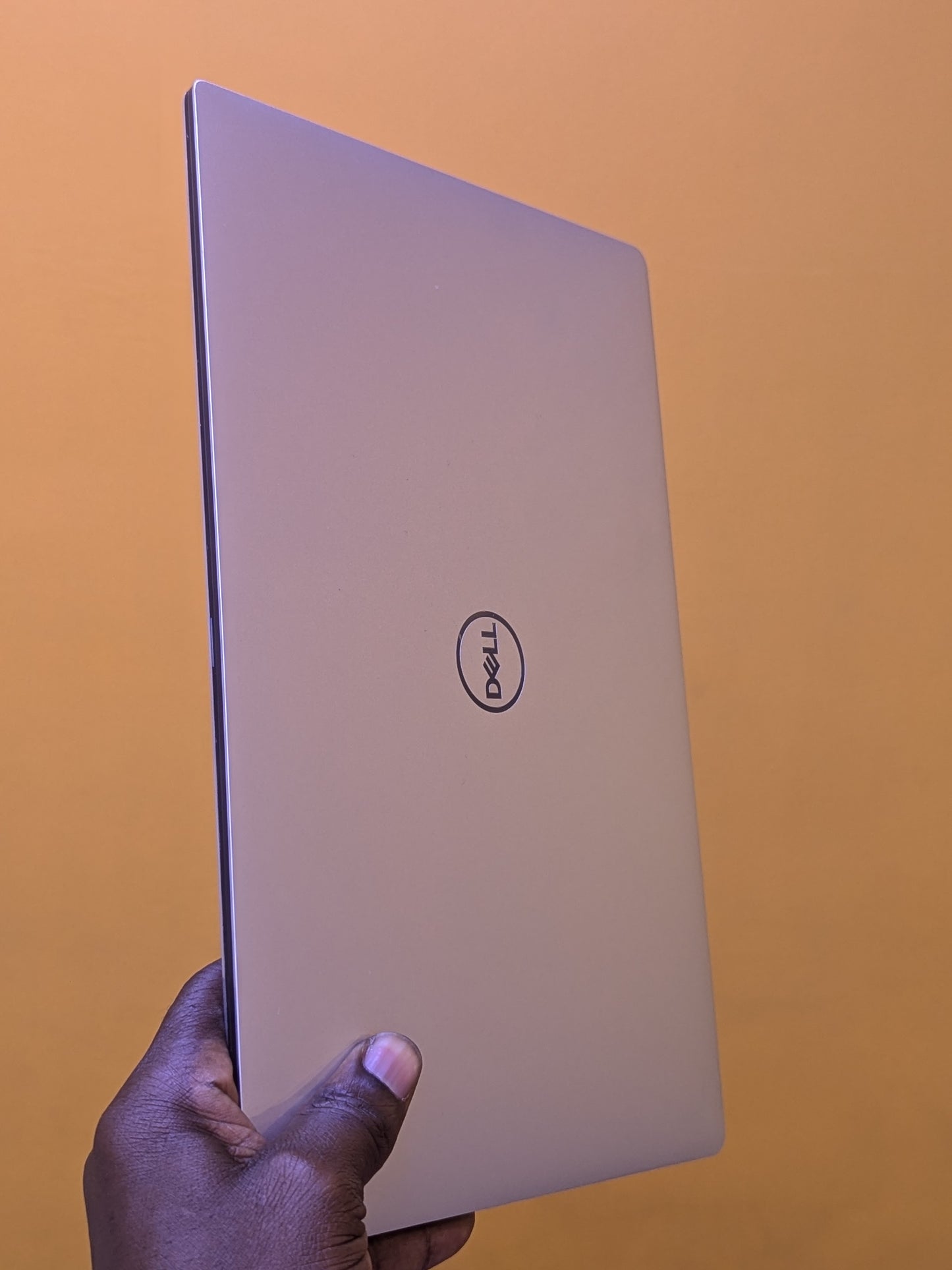 Dell xps 13 9370 intel Core i7 Ram 16GB SSD 512GB 8th Generation Resolution Full HD Display size 13"