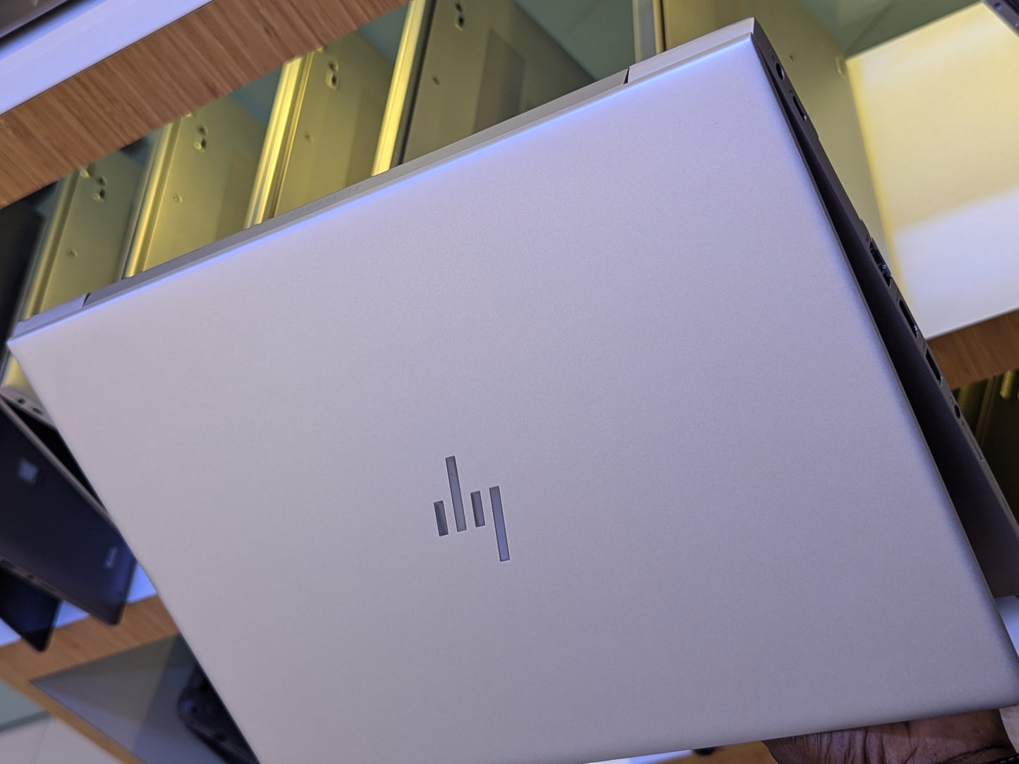 Hp Elitebook 830/840 G5 Intel core i5 Ram 8GB SSD 256GB Touchscreen 8th Generation Display size 14 inches