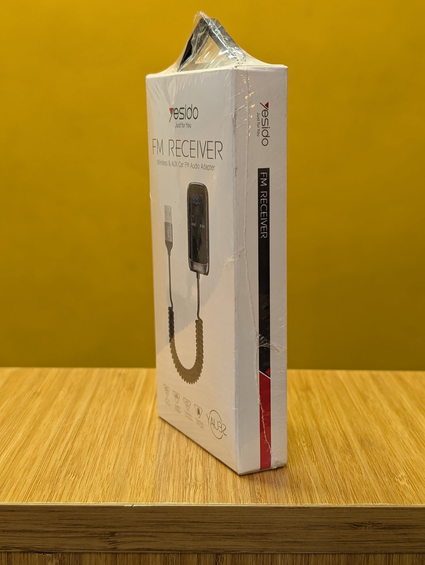 Yesido YAU32 Fm Receiver - Wireless And AUX Car Fm Audio Adapter
