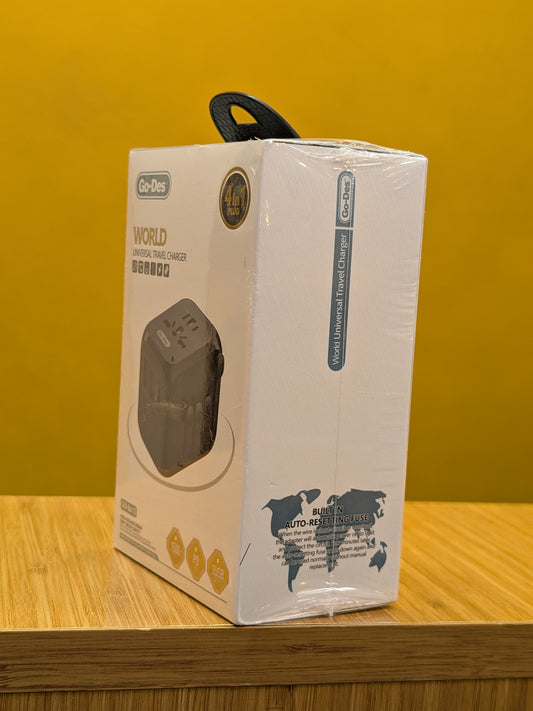 World Universal Travel Charger (Go-Des)