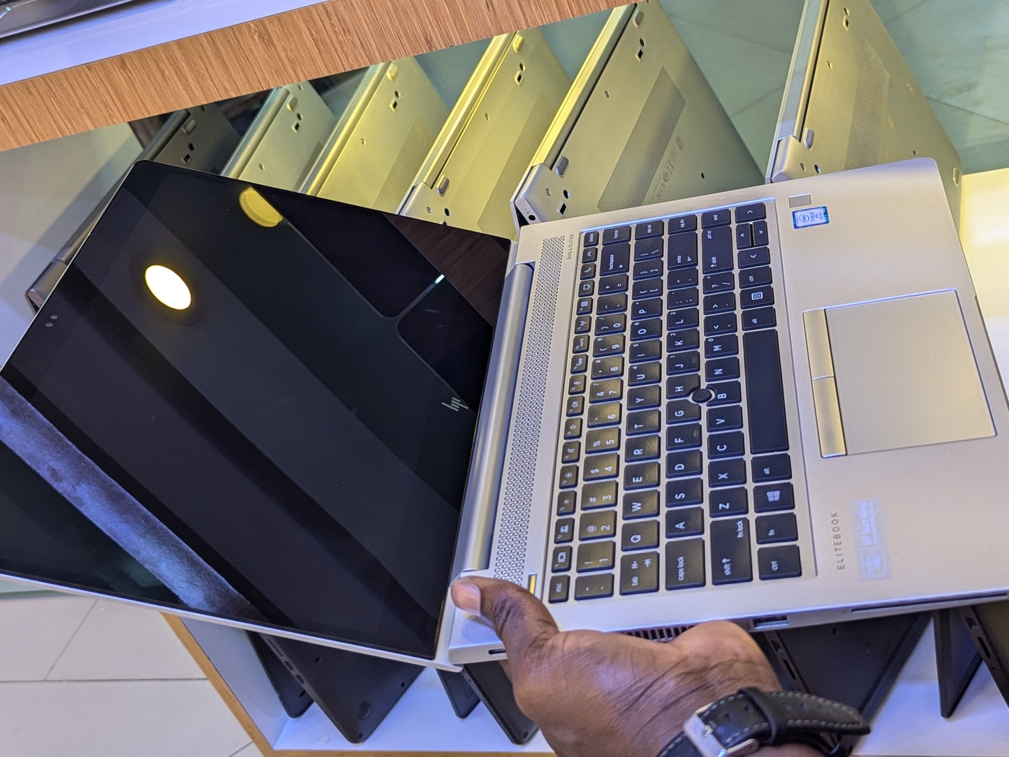 Hp Elitebook 830/840 G5 Intel core i5 Ram 8GB SSD 256GB Touchscreen 8th Generation Display size 14 inches