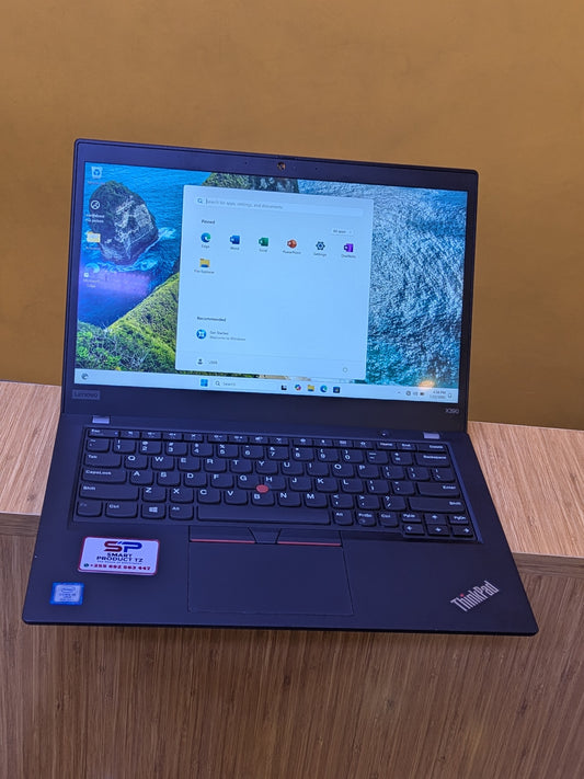 Lenovo thinkpad X390 Core i5 Ram 8GB SSD 256GB 8th Gen touchscreen.