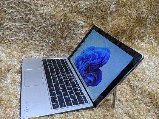 HP Elite X2 Core i5, RAM 8 GB, SSD 256 GB, 7. Generation, Touchscreen, abnehmbare Tastatur, Geschwindigkeit 2,71 GHz 