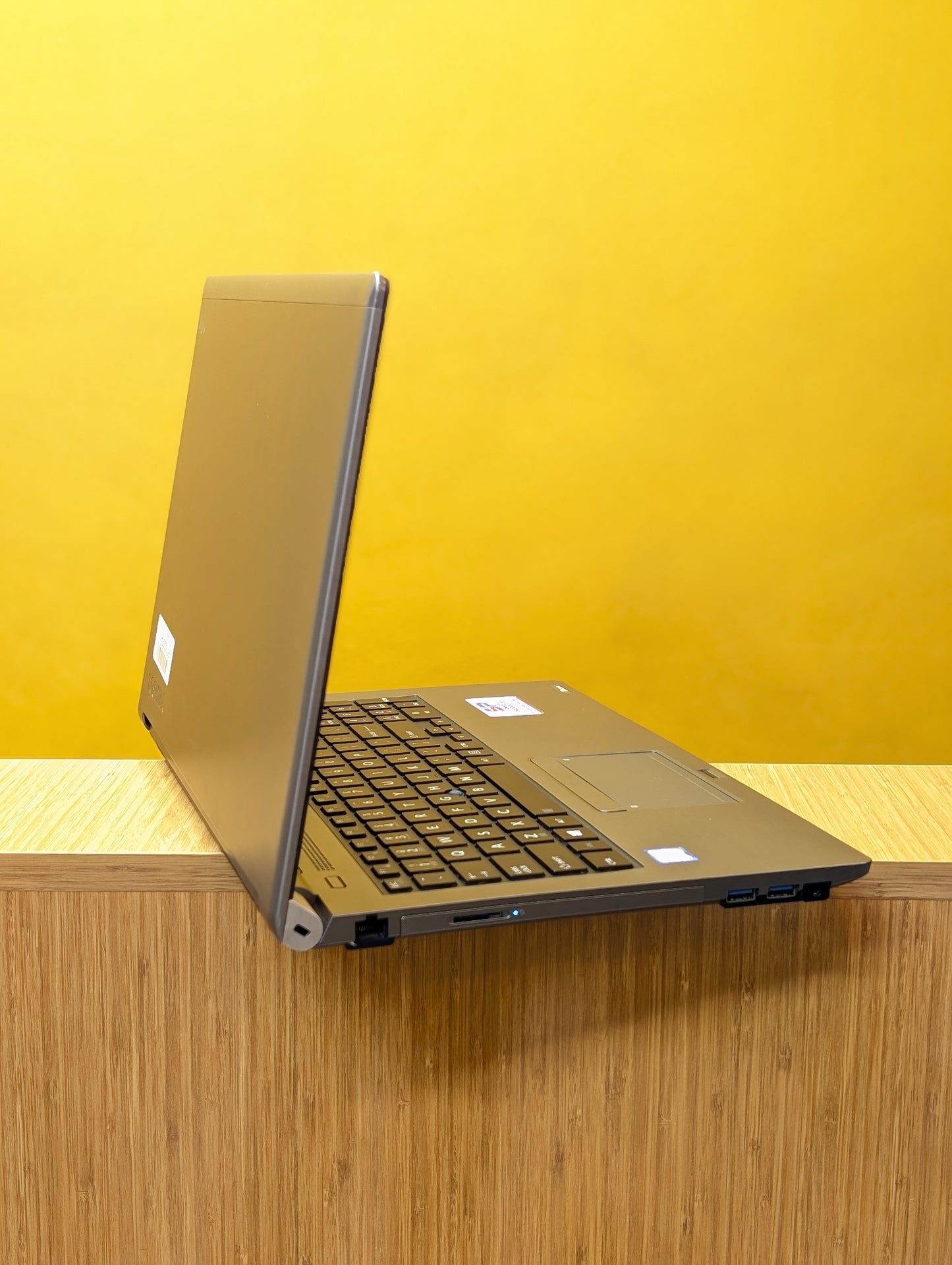 Toshiba Tecra Z50-C  Laptop Intel Core i5  Ram 8gb SSD 256gb 6th Gen