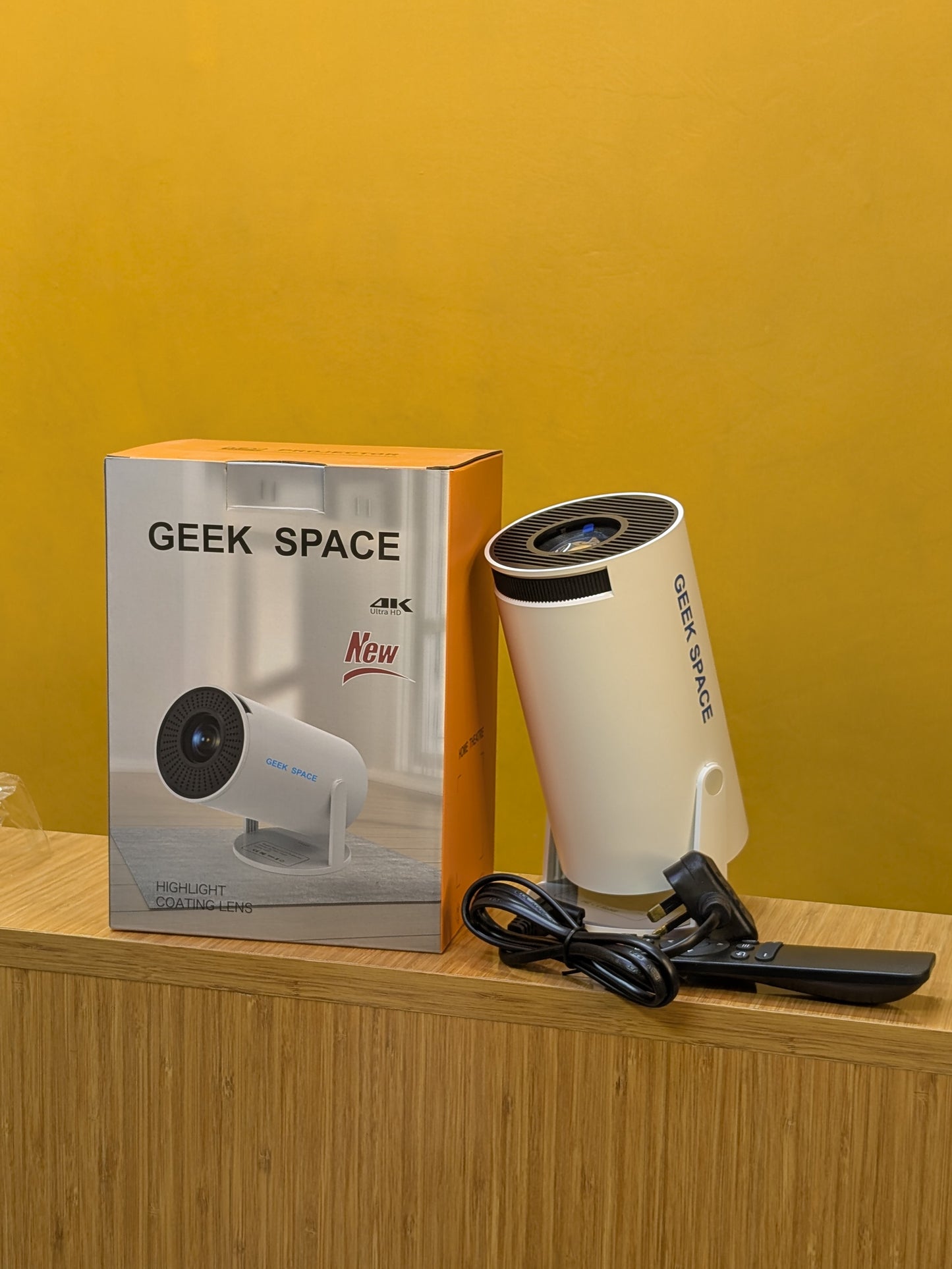Multimedia Projector,  GEEK SPACE, HY300
