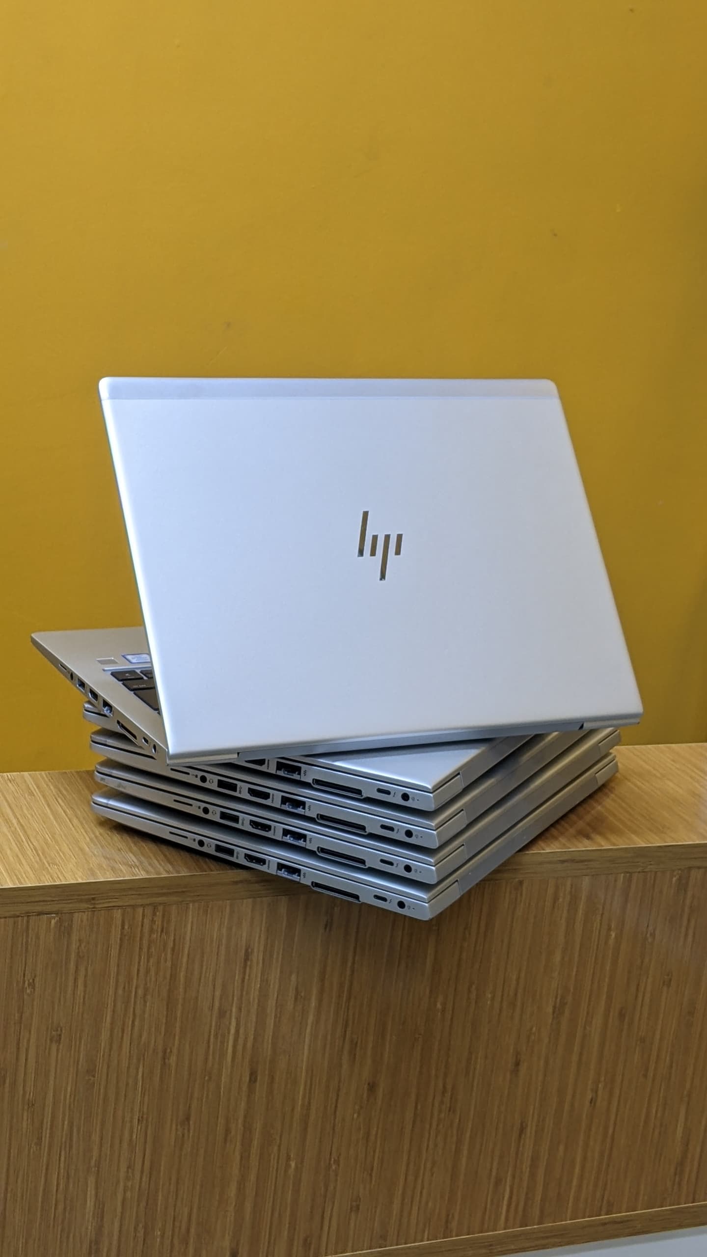 HP Elitebook 830 G5 Core i5 Ram 8gb SSD 256gb 7th Generation size 13.3"