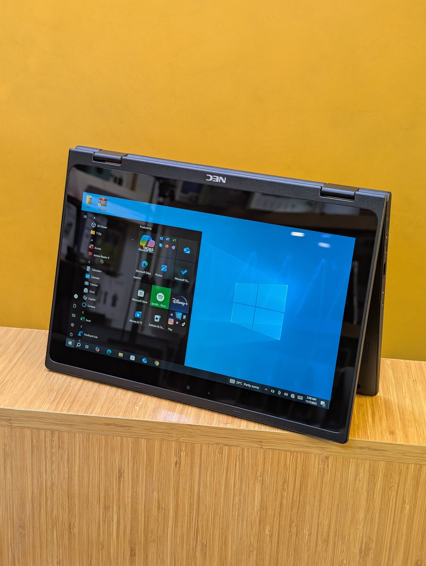 Brand New Laptop : NEC VersaPro D64G9 Intel Celeron Ram 4gb Storage: SSD 200Gb