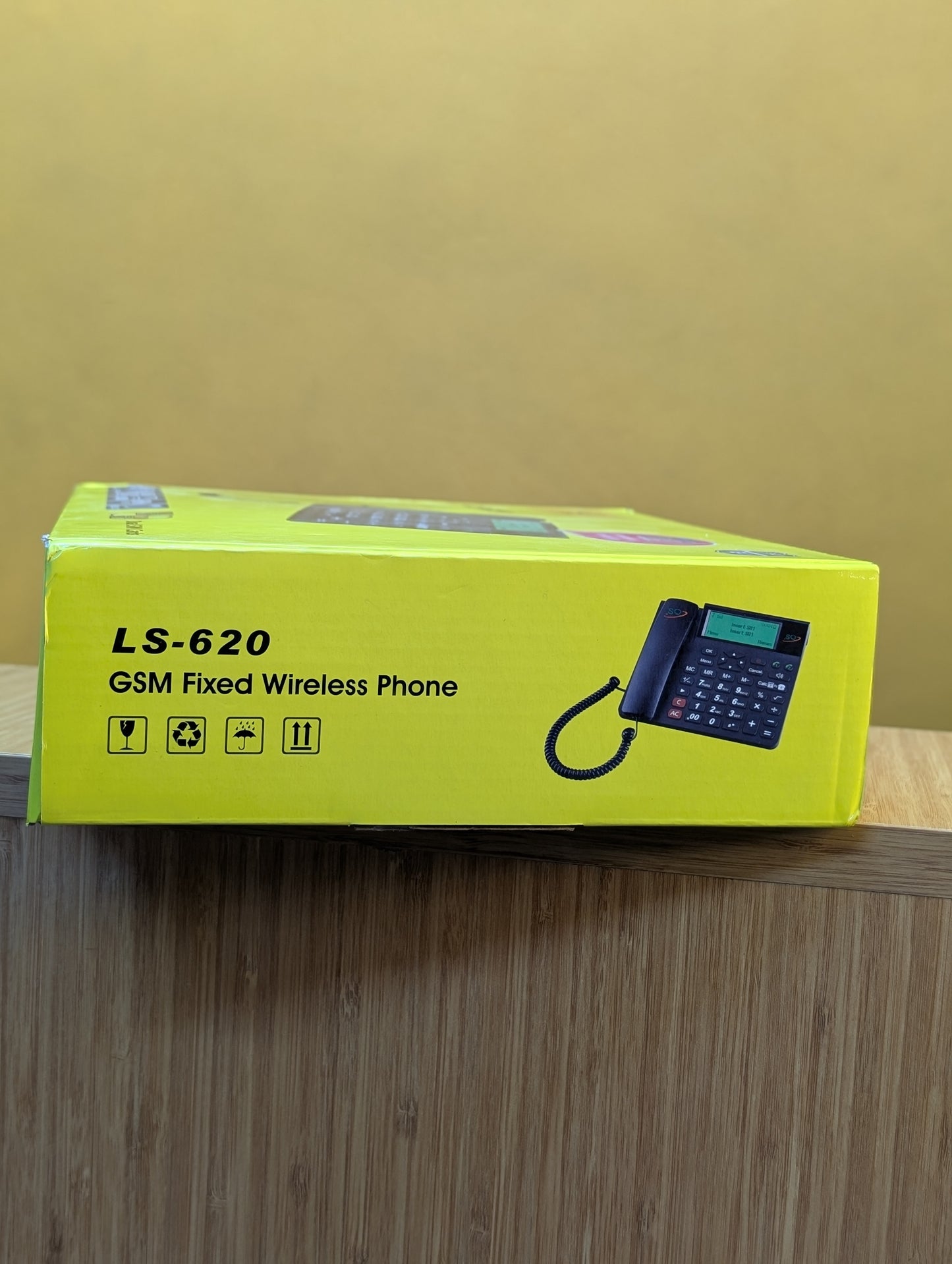 SQ-620 Desktop Mobile Phone( 2 in  1 Phone & Business Calculator)