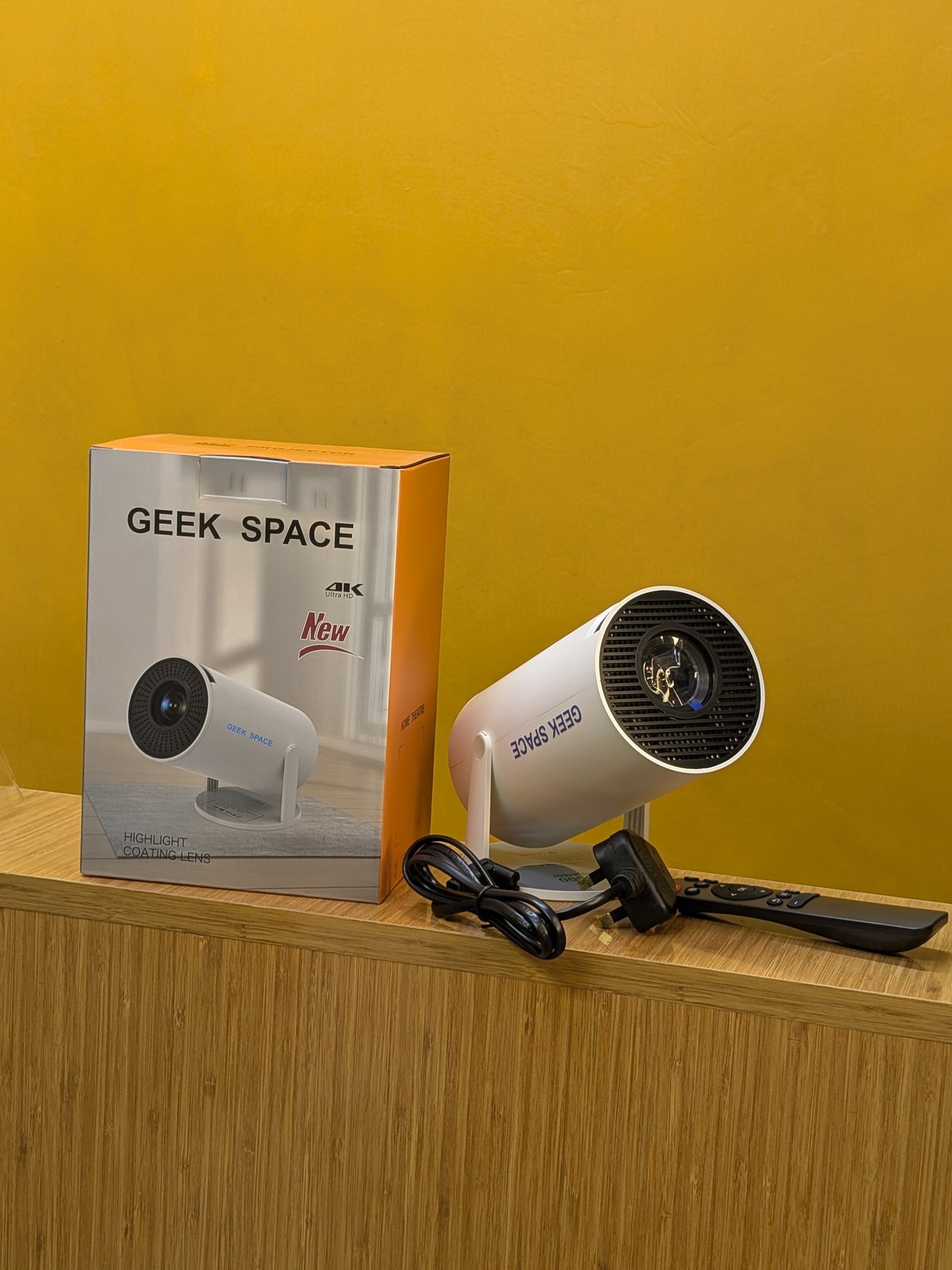 Multimedia Projector,  GEEK SPACE, HY300