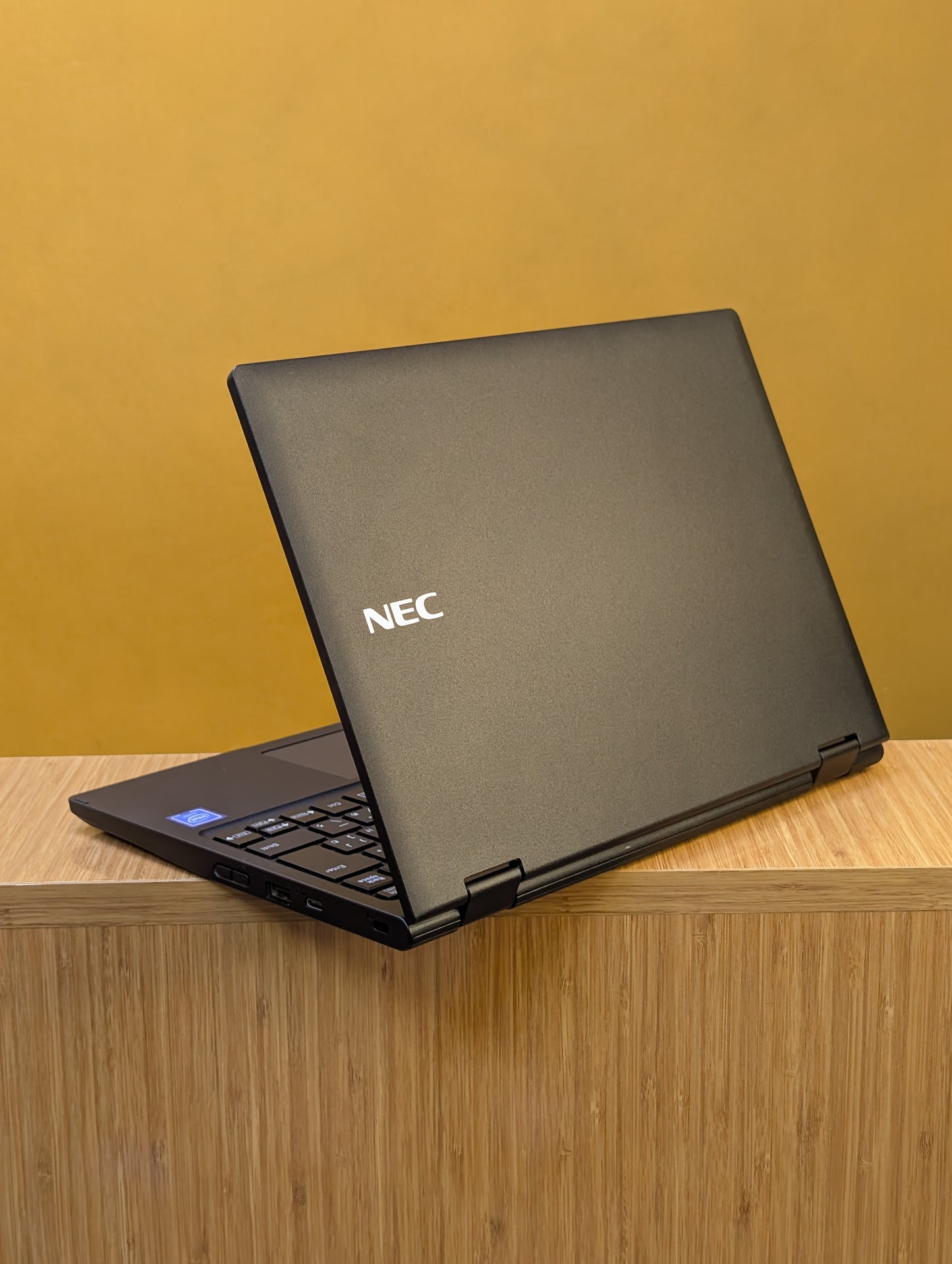 Brand New Laptop : NEC VersaPro D64G9 Intel Celeron Ram 4gb Storage: SSD 200Gb