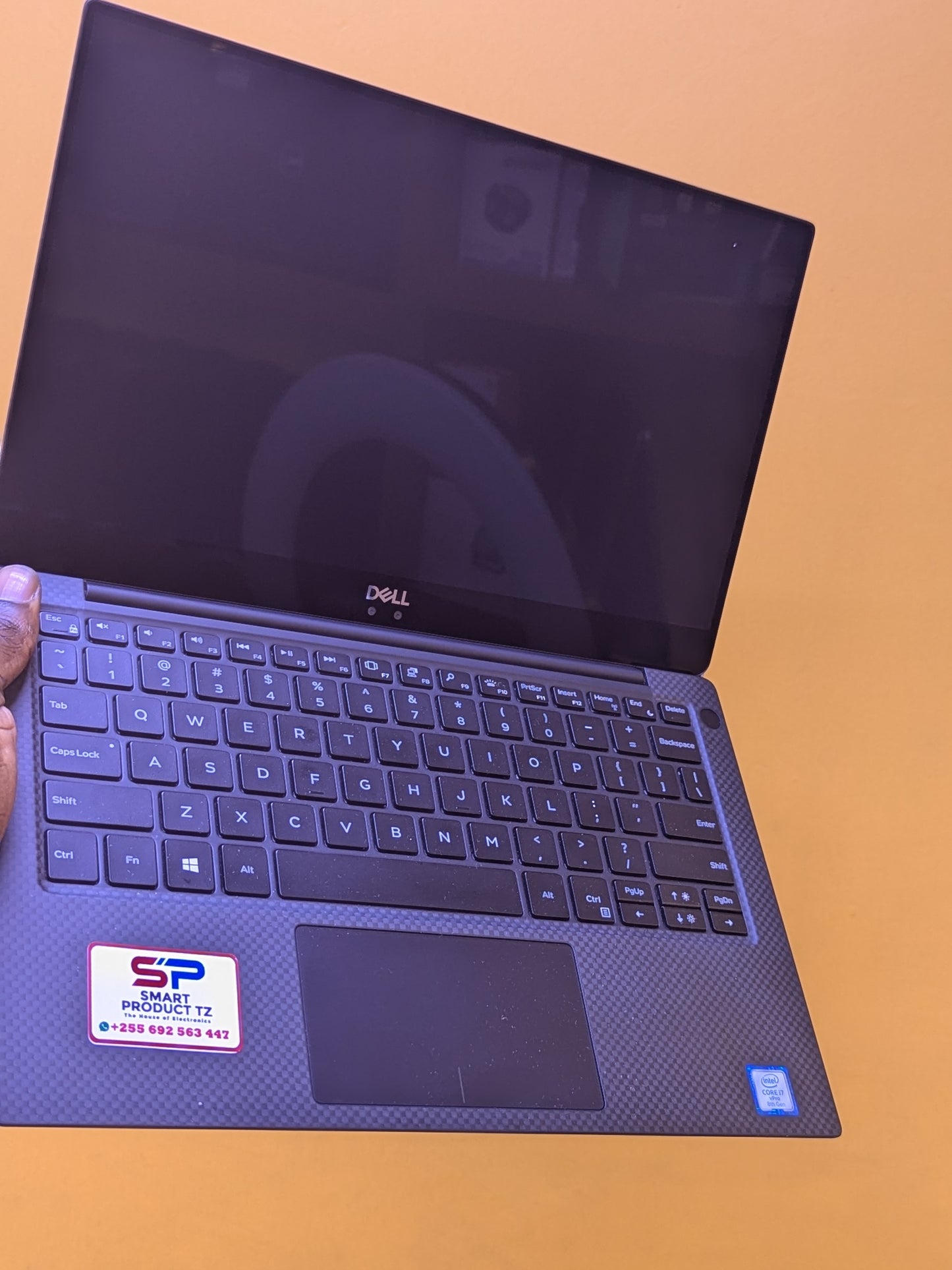 Dell xps 13 9370 intel Core i7 Ram 16GB SSD 512GB 8th Generation Resolution Full HD Display size 13"