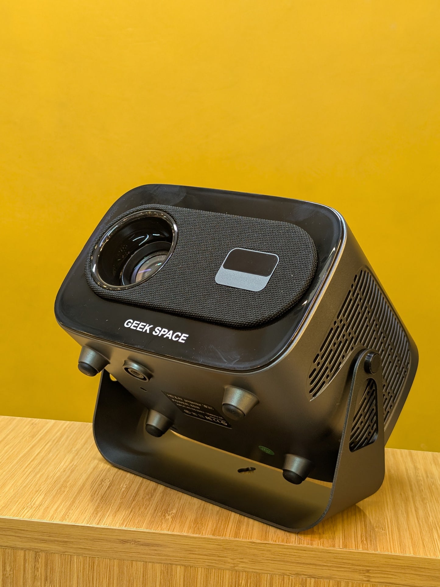 LCD Full HD Video Projector, GEEK SPACE A10 plus