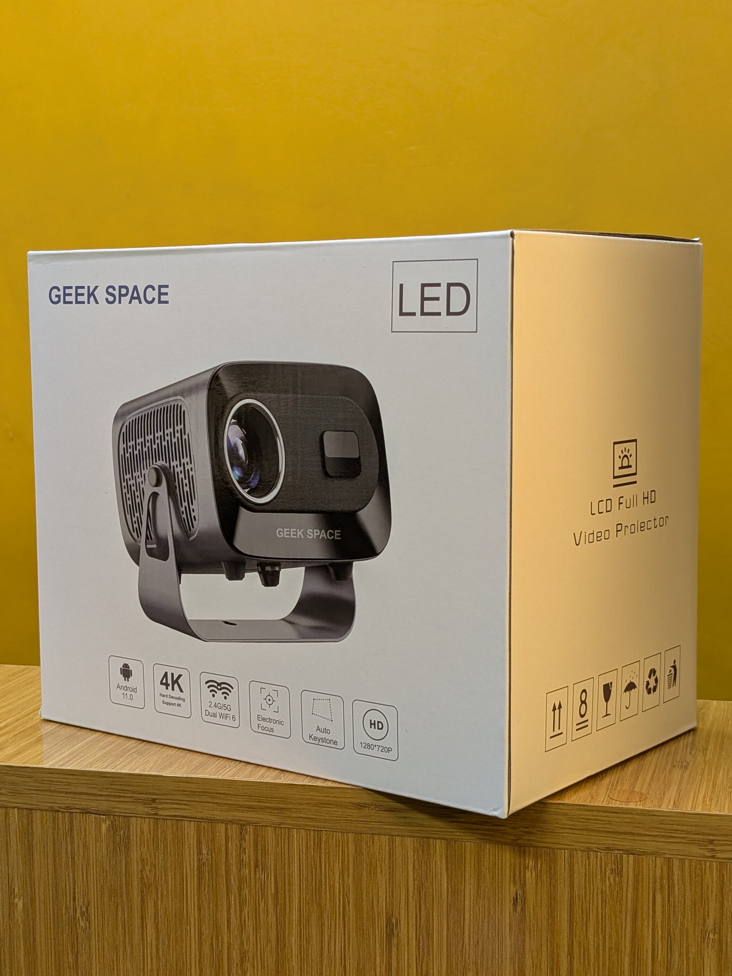 LCD Full HD Video Projector, GEEK SPACE A10 plus