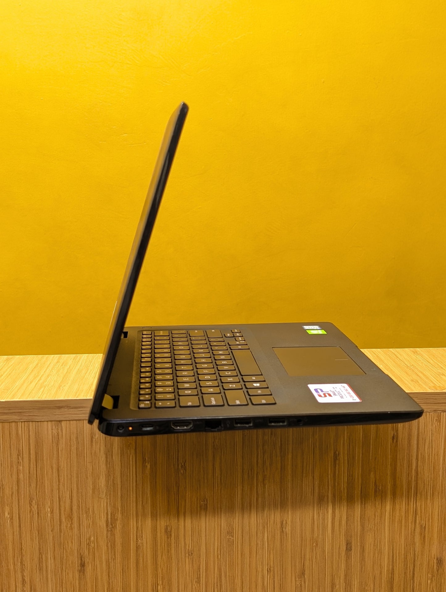 Dell Latitude 3400 Core i7 Ram 16gb SSD 256gb Graphics Card Invidia MX130 2Gb  8th generation Gaming Laptop Display 14"