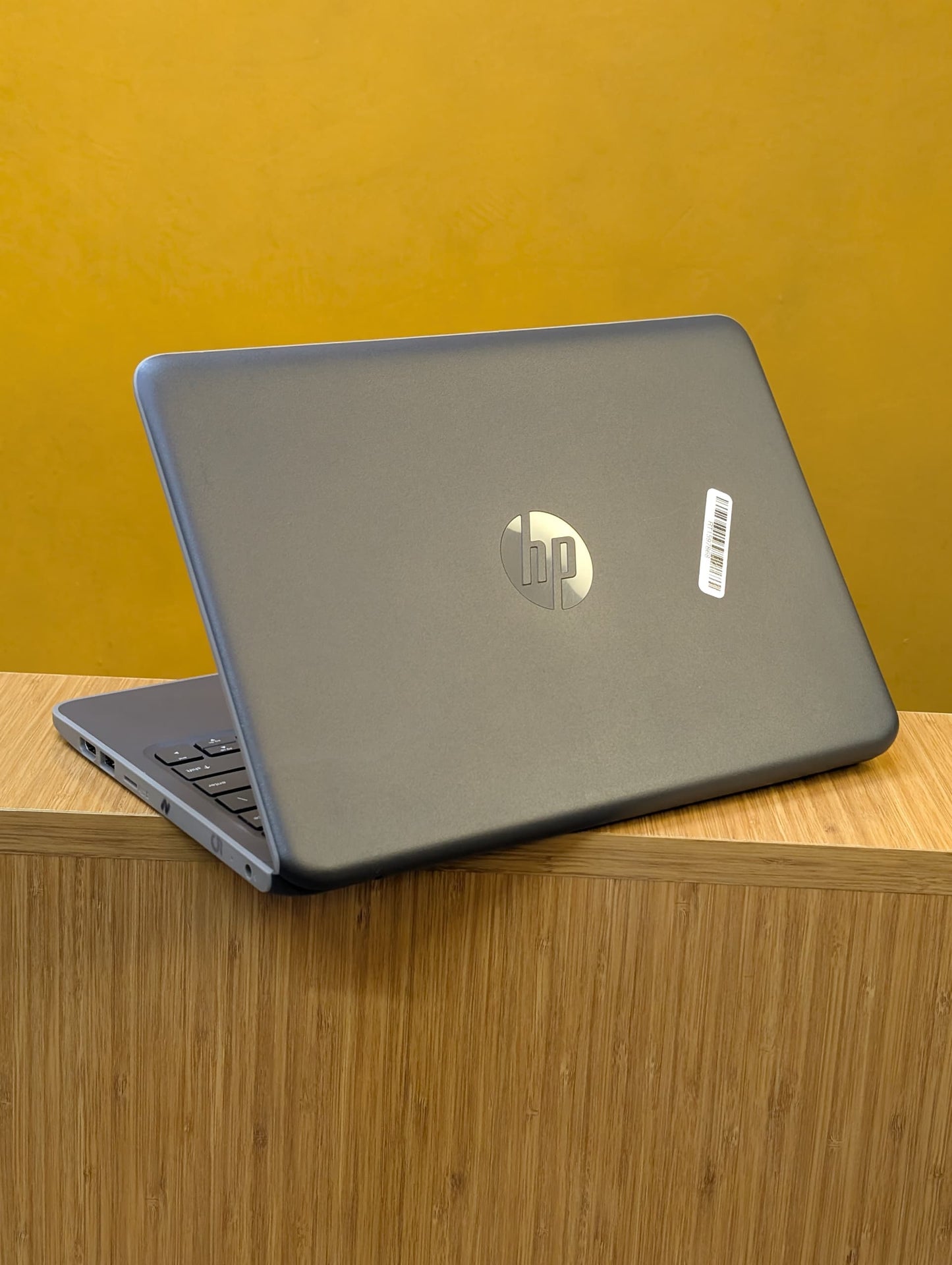 HP Stream 11 G4 Intel Core 2 Duo Ram 4GB SSD 64GB  Colour Gray