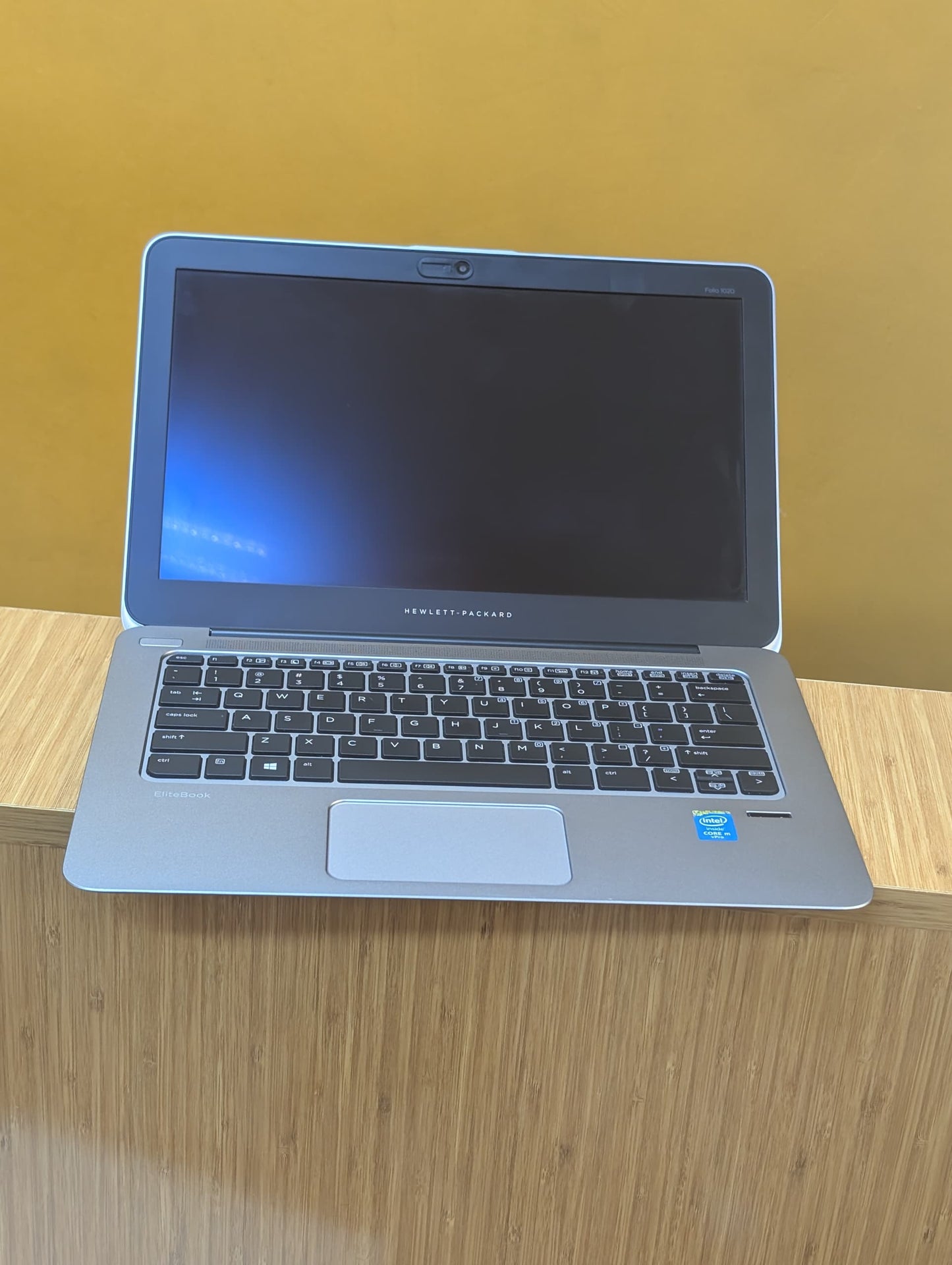 HP Elitebook Folio 1020 G1 Core M Ram 8gb SSD 256gb Display Size 13 Inches Super Slim Design